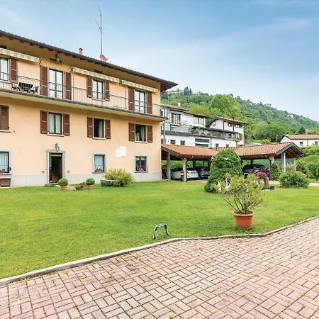 Holiday Via Avignone * Camnago Volta
